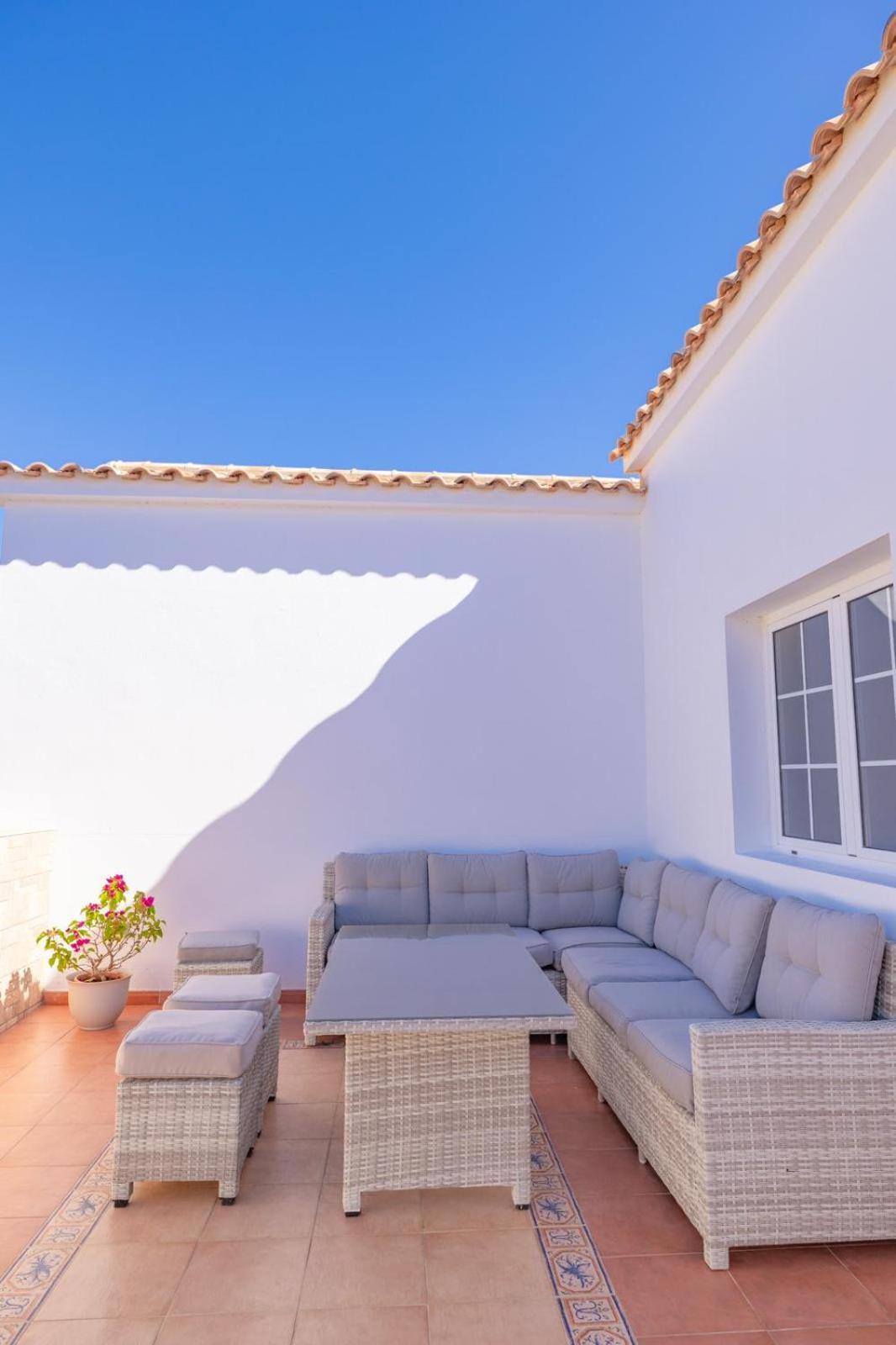 Casa Amaya - Spacious House With Pool, Large Garden, Bbq, 2 Terraces, And Ideal Location El Charco  Εξωτερικό φωτογραφία
