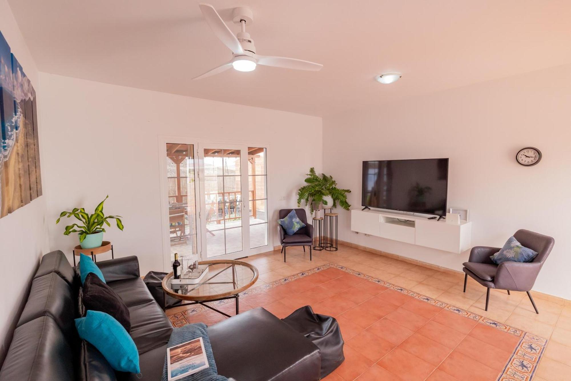 Casa Amaya - Spacious House With Pool, Large Garden, Bbq, 2 Terraces, And Ideal Location El Charco  Εξωτερικό φωτογραφία