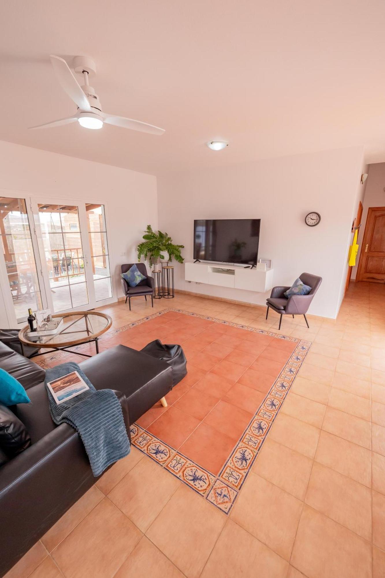 Casa Amaya - Spacious House With Pool, Large Garden, Bbq, 2 Terraces, And Ideal Location El Charco  Εξωτερικό φωτογραφία